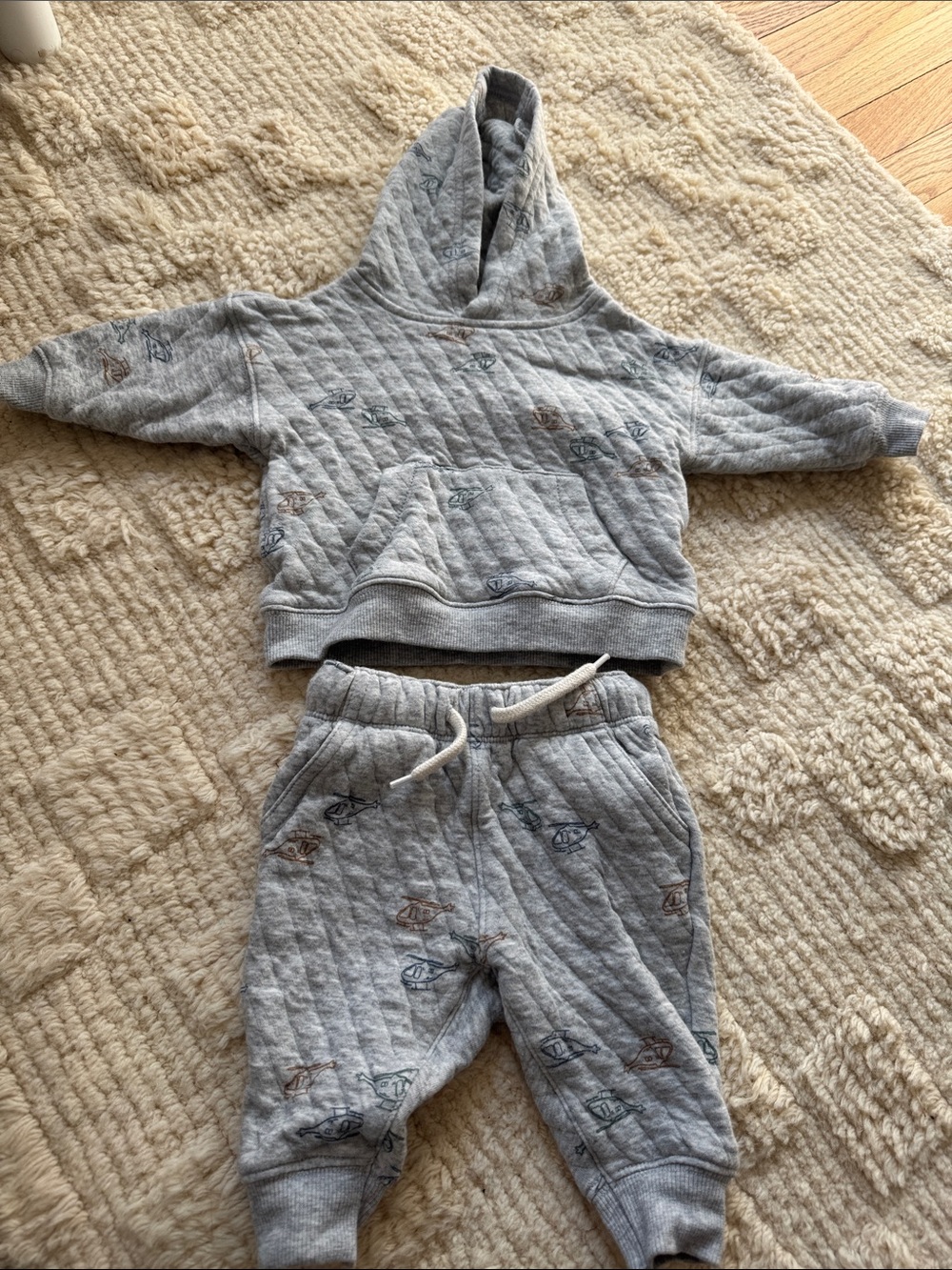 Carter's Gray Quilted Hoodie & Pants Set with Subtle Prints (6 months)